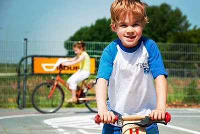 El Parque de Educación Vial de Cartagena entrega carnés de conducción de bicis