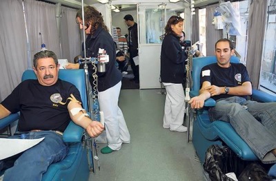 Moteros Solidarios, los motoristas acuden a donar sangre