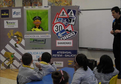 El "Poli Paco" visita los colegios gallegos